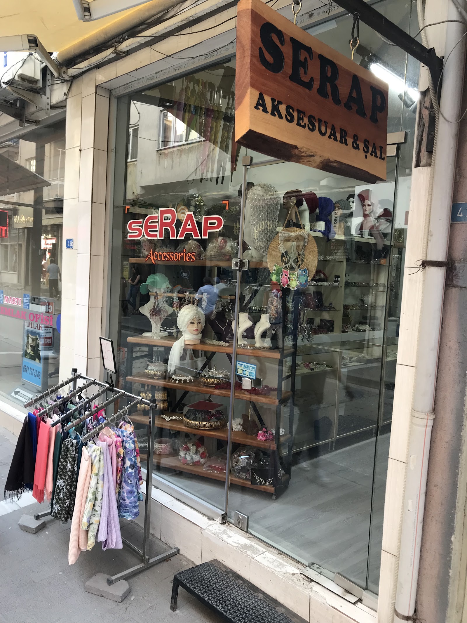 Serap Bijuteri Aksesuar Şal kır düğünü mekanı — Merkez